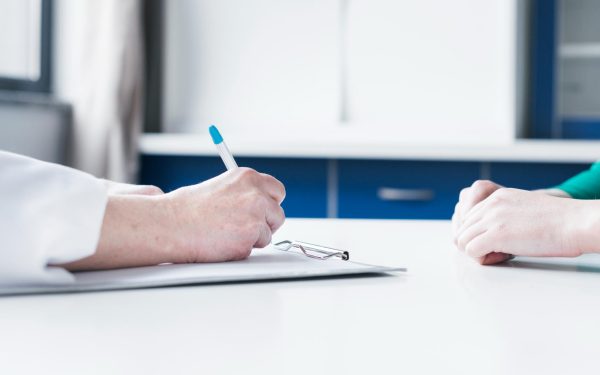 Care sunt opțiunile chirurgicale pentru hemoroizi avansați?